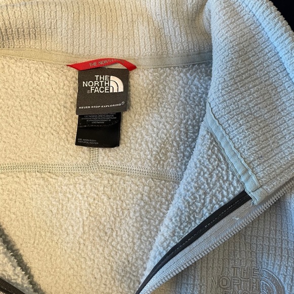 Light gray North Face Pullover - Picture 4 of 6